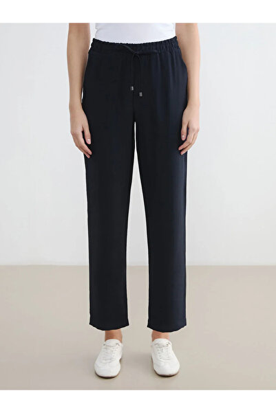 LC Waikiki Γυναικείο παντελόνι με ελαστική μέση σε μπλε ναυτικό χρώμα