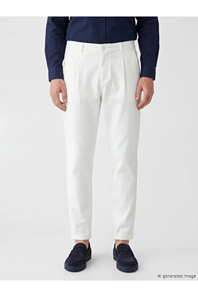 LC Waikiki Λευκό ανδρικό πλισέ παντελόνι σε στάνταρ γραμμή με λινό εμφάνιση