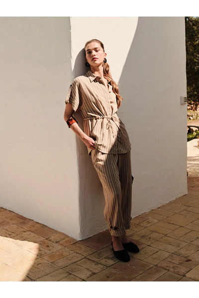 LC Waikiki Καφέ Γυναικείο Παντελόνι με Ελαστική Μέση και Ριγέ Κομμένο σε Σχήμ...