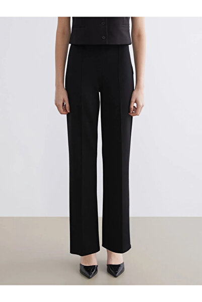 LC Waikiki Μαύρο γυναικείο παντελόνι με ελαστική μέση και απαλή υφή