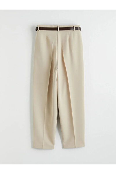 LC Waikiki Μπεζ γυναικείο υφασμάτινο παντελόνι με πιέτες και ζώνη στη μέση