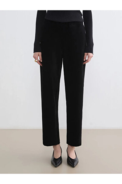 LC Waikiki Μαύρο Γυναικείο Παντελόνι Βελούδο με Ελαστική Μέση