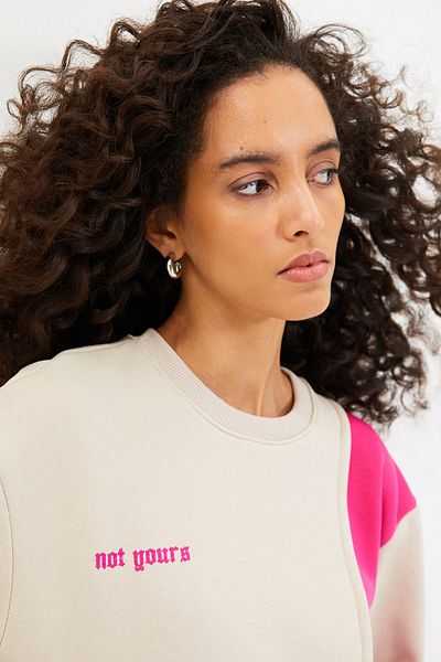 Trendyol Collection Stone Thick Fleece Uvnitř Potištěný Uvolněný/pohodlný střih Crew Neck Pletená mikina TWOAW21SW0150