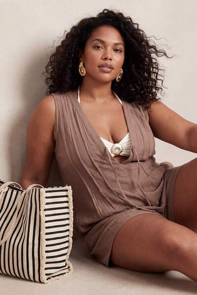 Trendyol Curve Ρούχα παραλίας με λεπτομέρεια από βιζόν, υφαντή φόρμα με λαιμό...