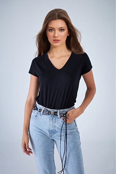 NEW JOURNAL Γυναικείο μαύρο μπλουζάκι με λαιμόκοψη V APP1311