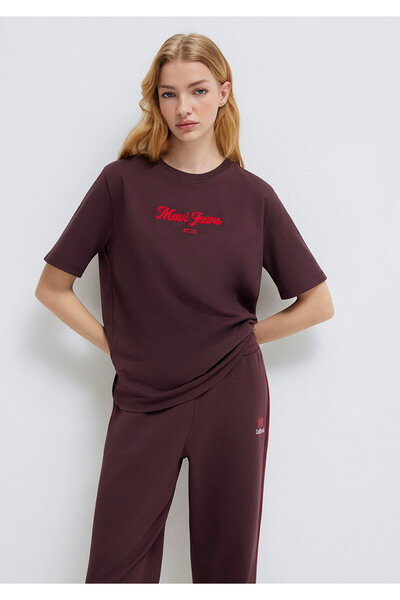 Mavi Jeans Bedrucktes T-Shirt in Weinrot, normale Passform / Regular Fit 1613...