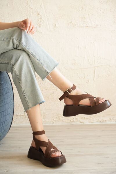 MODAADAM Γυναικεία πέδιλα Turam με χοντρή σόλα - Καφέ