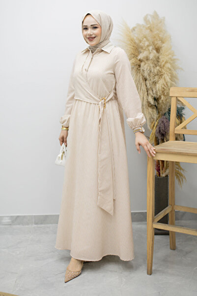 Tesettür Dünyası Ριγέ πουκαμισένιο φόρεμα με αγκράφα TSD260196 Μπεζ
