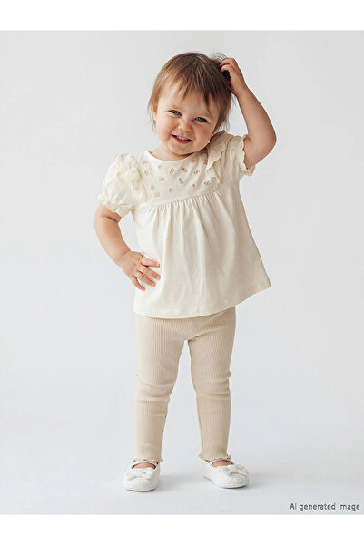LC Waikiki تي شيرت وبنطلون ضيق مكشكش للفتيات الصغيرات من LCW baby Ecru