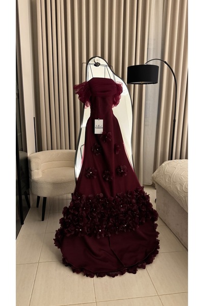 Nareen Fashion فستان سهرة فاخر بلون برغندي عميق ينبض بالأناقة والرقي