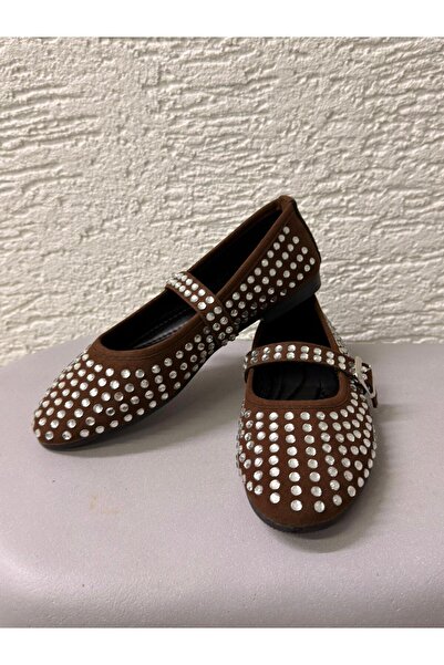 Beyond Γυναικείες καφέ σουέτ μπαλαρίνες με κομψή πόρπη από πέτρα στρας 1,5 εκ...