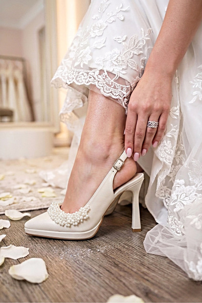 Modavien Γυναικεία νυφικά παπούτσια πλατφόρμας 9 εκ. σε εκρού χρώμα με πέρλες