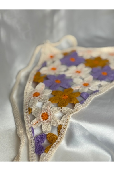 Tüko Store Knitted Triangle Bandana with Flower Pattern