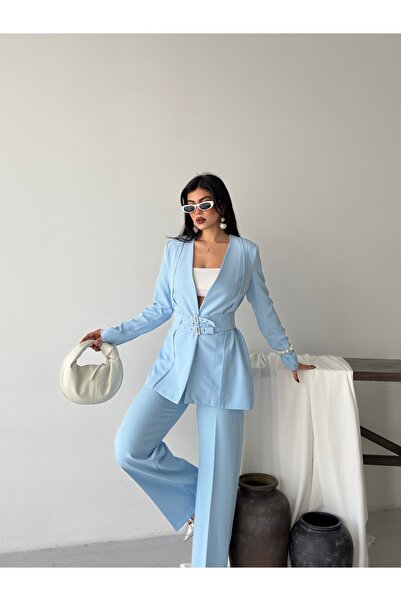 Ekim Store Σετ δύο τεμαχίων με μπλέιζερ με λεπτομέρειες στο πέλος, ζώνη και π...