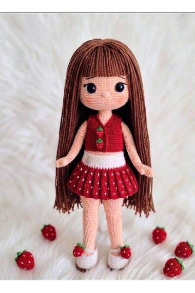 elimdeki sanat Tubicraft cloe amigrumi çilek bebek