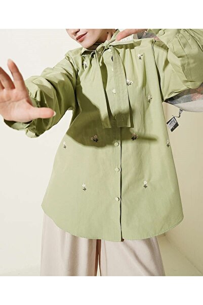 Lavanta Tekstil Πουκάμισο με κέντημα λουλουδιών και δεμένο γιακά