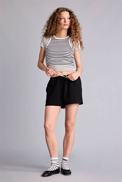 DeFacto Γυναικείο σορτς Standard Fit σε μαύρο χρώμα G7956AX/BK81