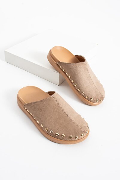 diclepolat Μπεζ σουέντ γυναικείες παντόφλες Sabo με καρφιά – Άνετες καθημεριν...