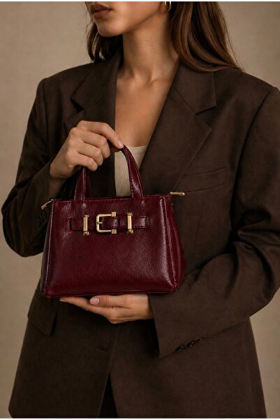 Moda Sekiz Κομψή τσάντα ώμου για γυναίκες με λεπτομέρεια αξεσουάρ ζώνης