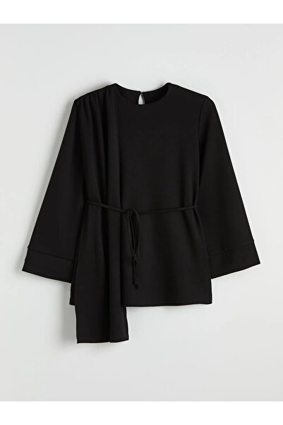 LC Waikiki Μαύρη μπλούζα με λαιμόκοψη ποδηλάτου και κορδόνι περίσφιξης