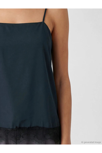 LC Waikiki Μπλούζα σε μπλε ναυτικό χρώμα με τετράγωνο λαιμόκοψη, λουράκια και...