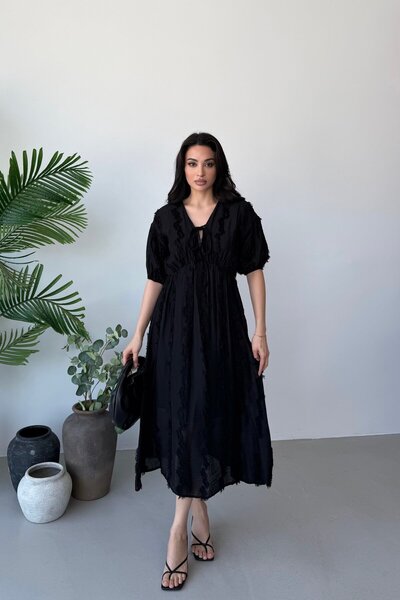 Serica Moda Μαύρο μίντι φόρεμα με μισό μανίκι και λαιμόκοψη V