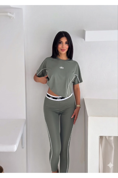 TrendButikBurada Kadın Spor Takım - Yüksek Bel Tayt ve Kısa Kollu Crop Tişört...