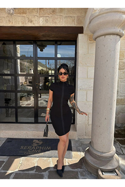 kırmızı butiks Φόρεμα με ψηλό λαιμό και κουμπωτό τελείωμα