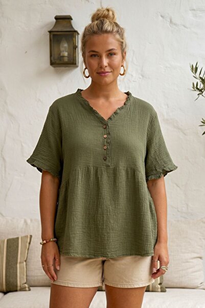 Chiccy Χακί μπλούζα με λαιμόκοψη V, κοντά μανίκια, γιακά και μανίκια με βολάν...