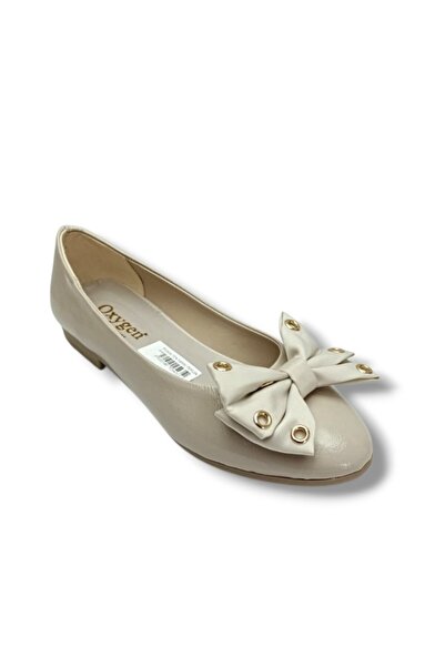 C shoes C-Shoes YS304-26 Набръчкана лачена кожа с обвита сатенена панделка, а...