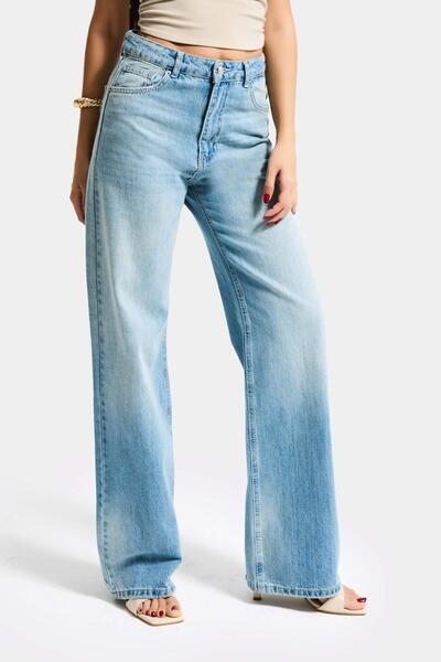 it's basic Women's Denim Color 4S6-32 Straight Fit High Waist Denim Jeans