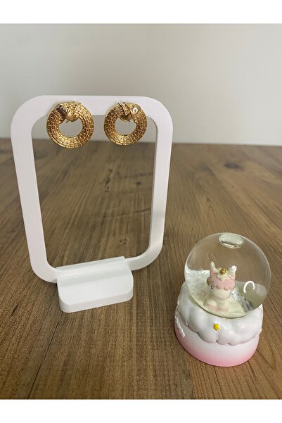 Kadın gold renkli yuvarlak model küpe