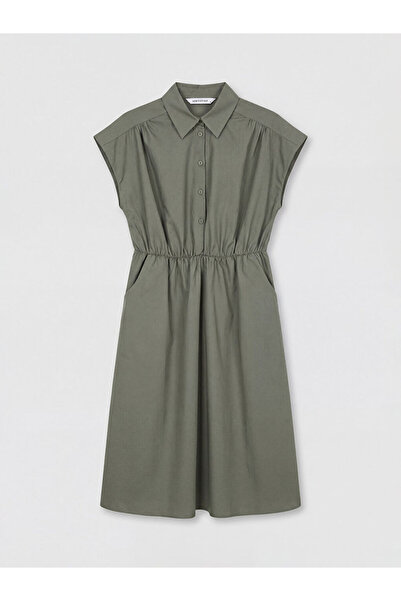 LC Waikiki Πράσινο φόρεμα σε γραμμή Α με εφαρμογή στη μέση από την GÜLİS GİYİM