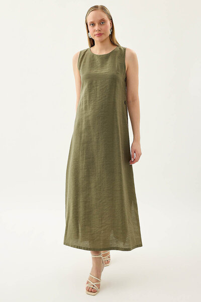 Vitrin Zero-Sleeve Dress with Buttons on the Sides