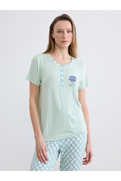 LC Waikiki Crew Neck Embroidered Women's Pyjama Set