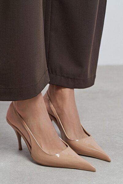 NİŞANTAŞI SHOES Γυναικεία παπούτσια με τακούνι Mehru σε σκούρο μπεζ λουστρίνι...