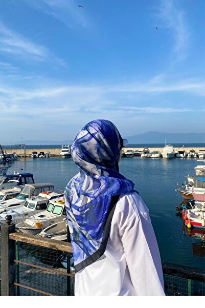 Firuze scarf شال أزرق داكن ناعم بنمط مختلط