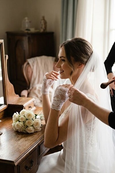 Hobigram Velmirel Lace Beyaz Gelin Eldiveni – Dantel İşlemeli Vintage Şıklık Nikah & Düğün Aksesuarı