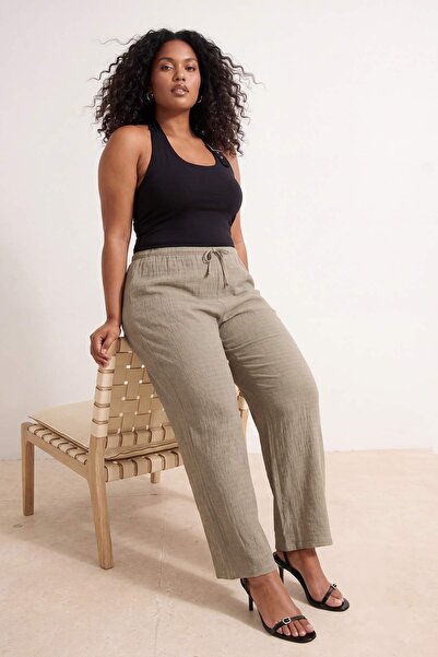 Trendyol Curve Χακί παντελόνι με υφή, κορδόνια στη μέση, φαρδιά μπατζάκια και...
