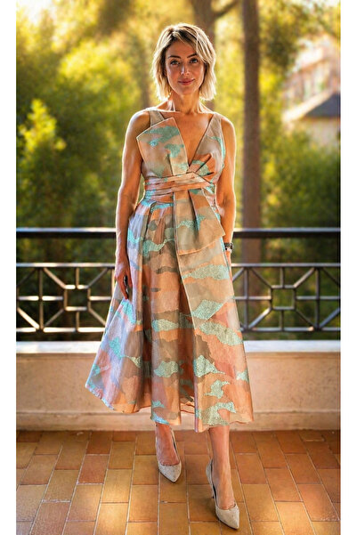 satya IŞILTILI FİYONK DETAYLI MİDİ ORGANZA JAKAR ELBİSE