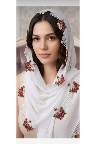 NUMİSTORE Needle-Embroidered White Color Prayer Mat with Prayer Beads