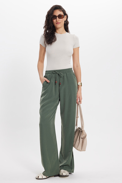 Tudors Γυναικείο παντελόνι χακί με άνετη εφαρμογή, δεμένο στη μέση, με ελαστι...