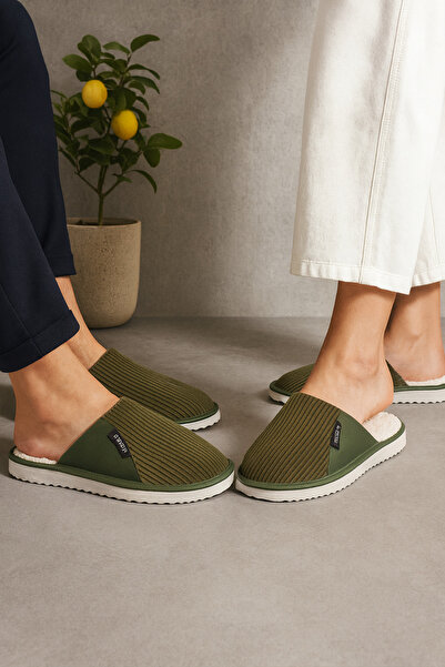 Beyond Παντόφλες σπιτιού Unisex Χακί Βελούδινο Δερμάτινο με λεπτομέρειες BYND...