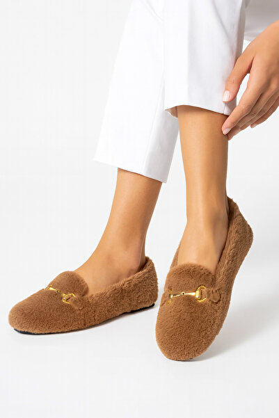 Beyond Γυναικείες βελούδινες παπούτσια με καφέ αγκράφα BYNDVT03