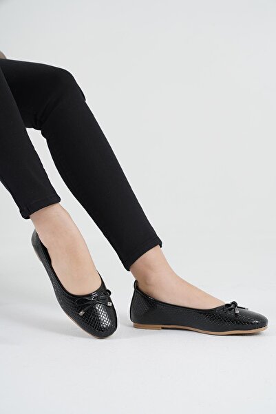 Beyond Γυναικεία Μαύρη Μπαλαρίνα Φιόγκος Λουστρίνι Μπαλαρίνα BYNDBLRN01