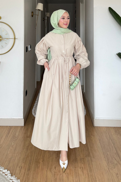 Tesettür Diyarı Φόρεμα Χιτζάμπ από ύφασμα ποπλίνα με κουμπιά - Κρεμ