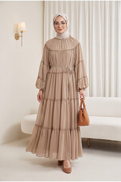 Modamorfo Φόρεμα με ελαστικό μανίκι, δέσιμο στη μέση, στρώσεις και λεπτομέρει...