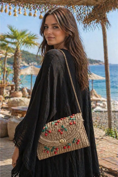 MARBERRY Γυναικεία τσάντα από ψάθα με κεντητό σχέδιο καμηλό κεράσι και λουράκ...