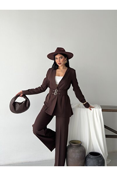 Ekim Store Σετ δύο τεμαχίων με μπλέιζερ με λεπτομέρειες στο πέλος, ζώνη και π...