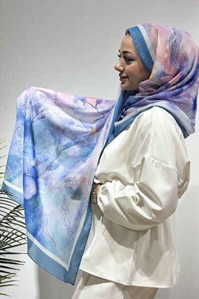 Firuze scarf شال ناعم بنمط زهور عرقية باللون الأزرق
